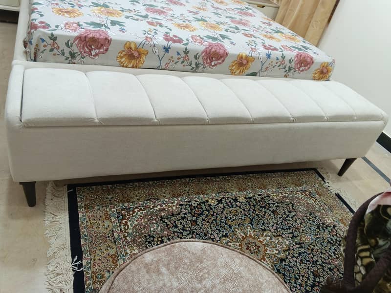 Queen size Bed set 5
