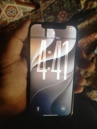 iphone 12 pro add read krlo phir msg krna or pics dekh lo