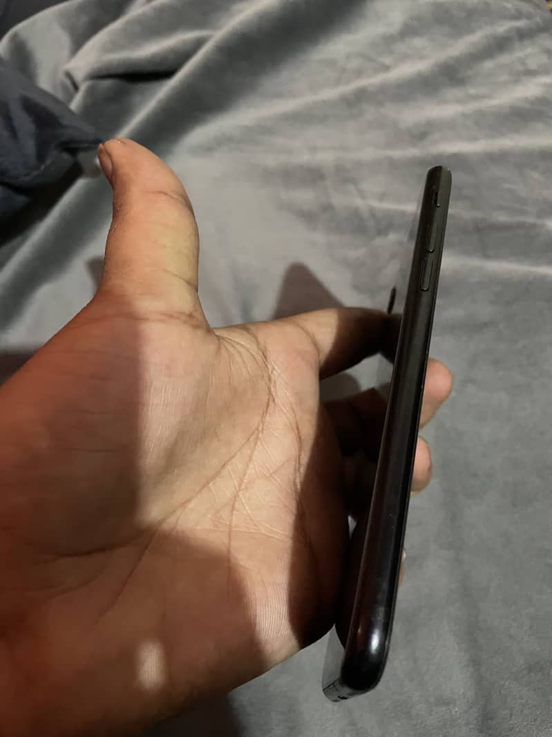 Apple iPhone SE 3