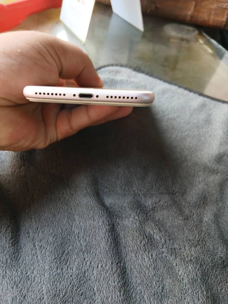 Apple iPhone 7 Plus 4