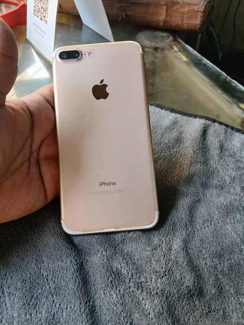 Apple iPhone 7 Plus 5
