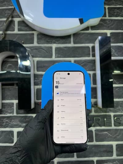 Google Pixel 10 Pro Approved with box 46 cycle count only