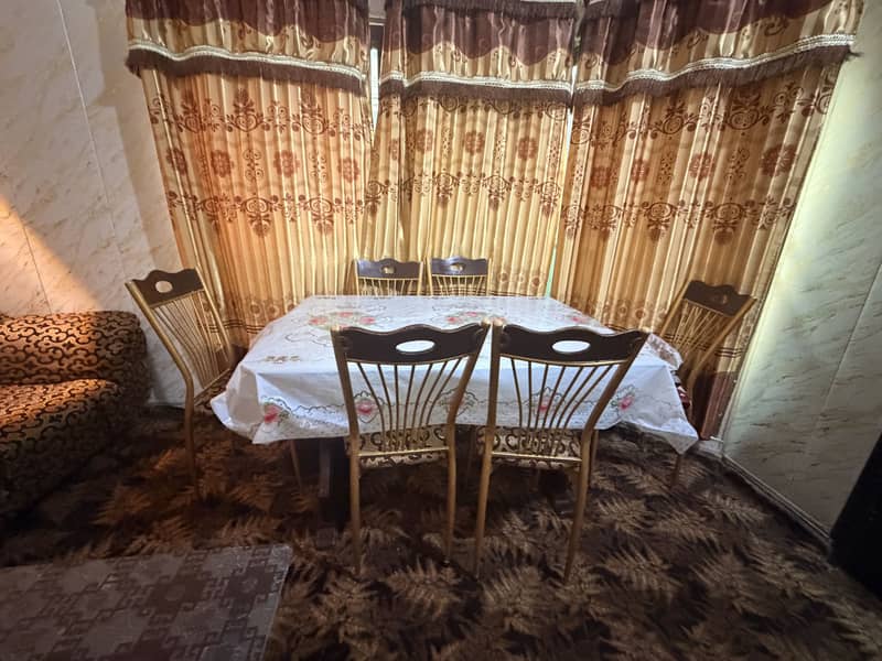 Dining table 4