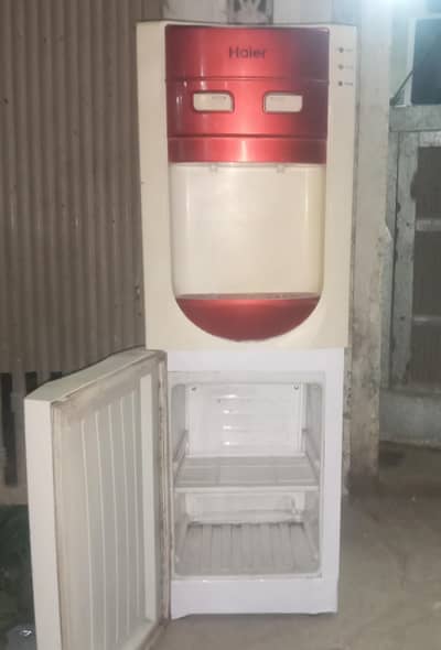 water dispensers haier very good condition