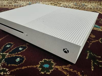 XBOX ONE S 1 TB