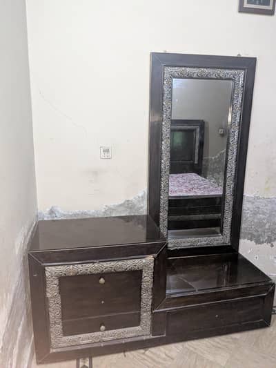 Dresser Table
