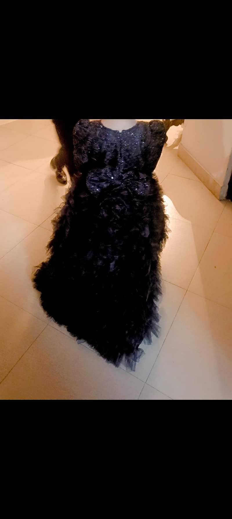 black tailed maxi 0