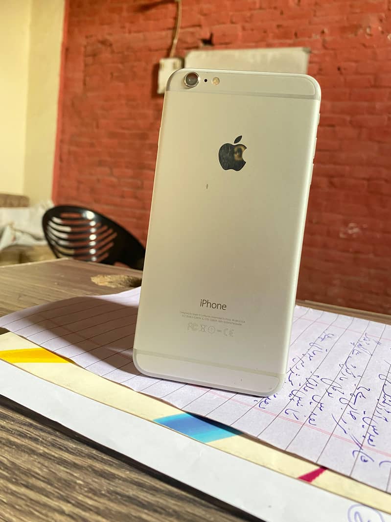 Apple iPhone 6 Plus 3