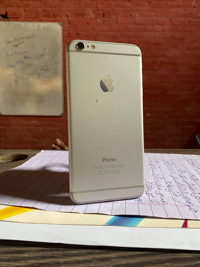 Apple iPhone 6 Plus 4