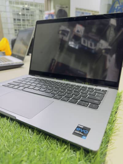 Dell latitude 5330 core i7 12 Gen