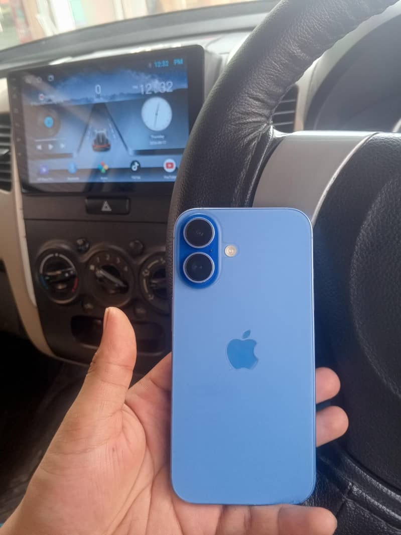 Apple iPhone 16 1