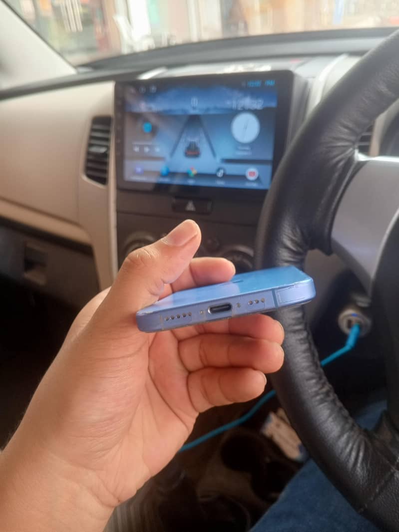 Apple iPhone 16 2