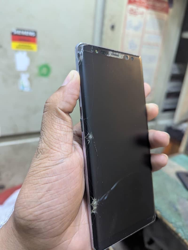 Samsung Mobile Note 8 1