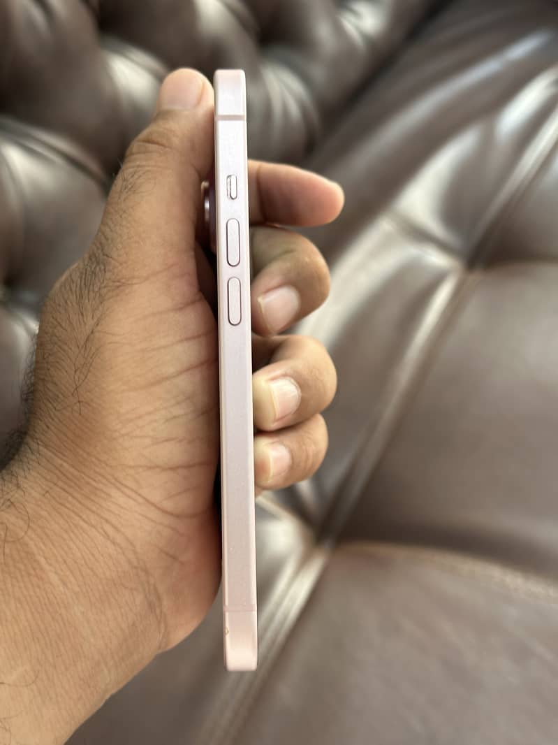 Apple iPhone 15 4