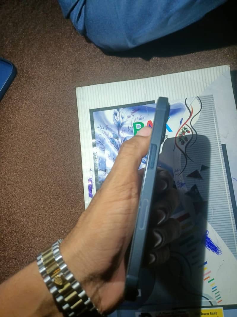 Apple iPhone 13 3
