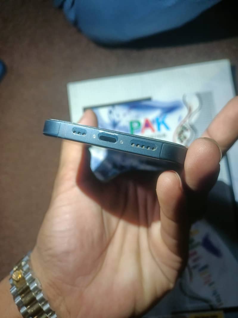 Apple iPhone 13 6