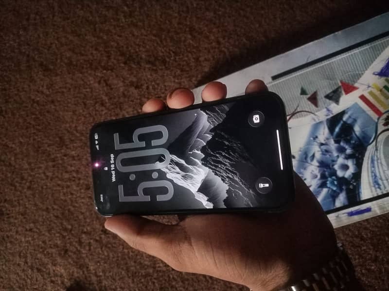 Apple iPhone 13 9