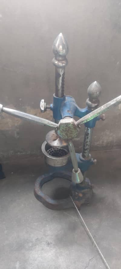 Hand press Orange juicer