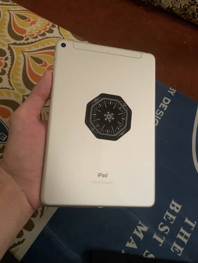 Apple iPad Mini 5 - Mint Condition (64GB / WiFi,cellular)