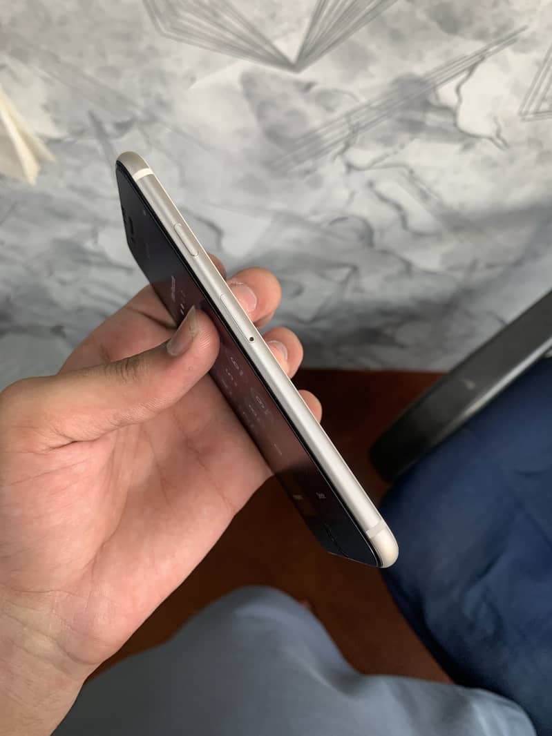 Apple iPhone SE 3