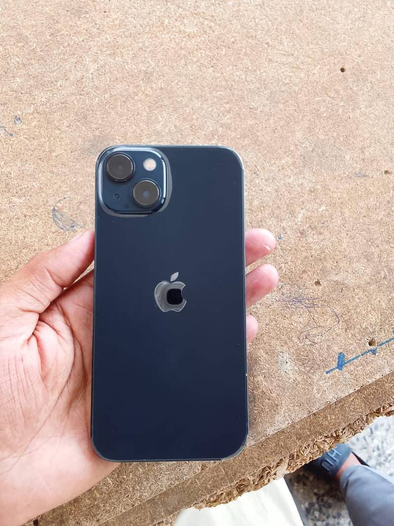 Apple iPhone 13 1