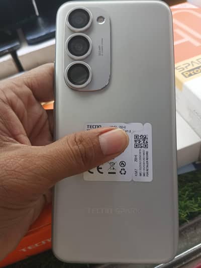 spark 40 pro plus 8 256