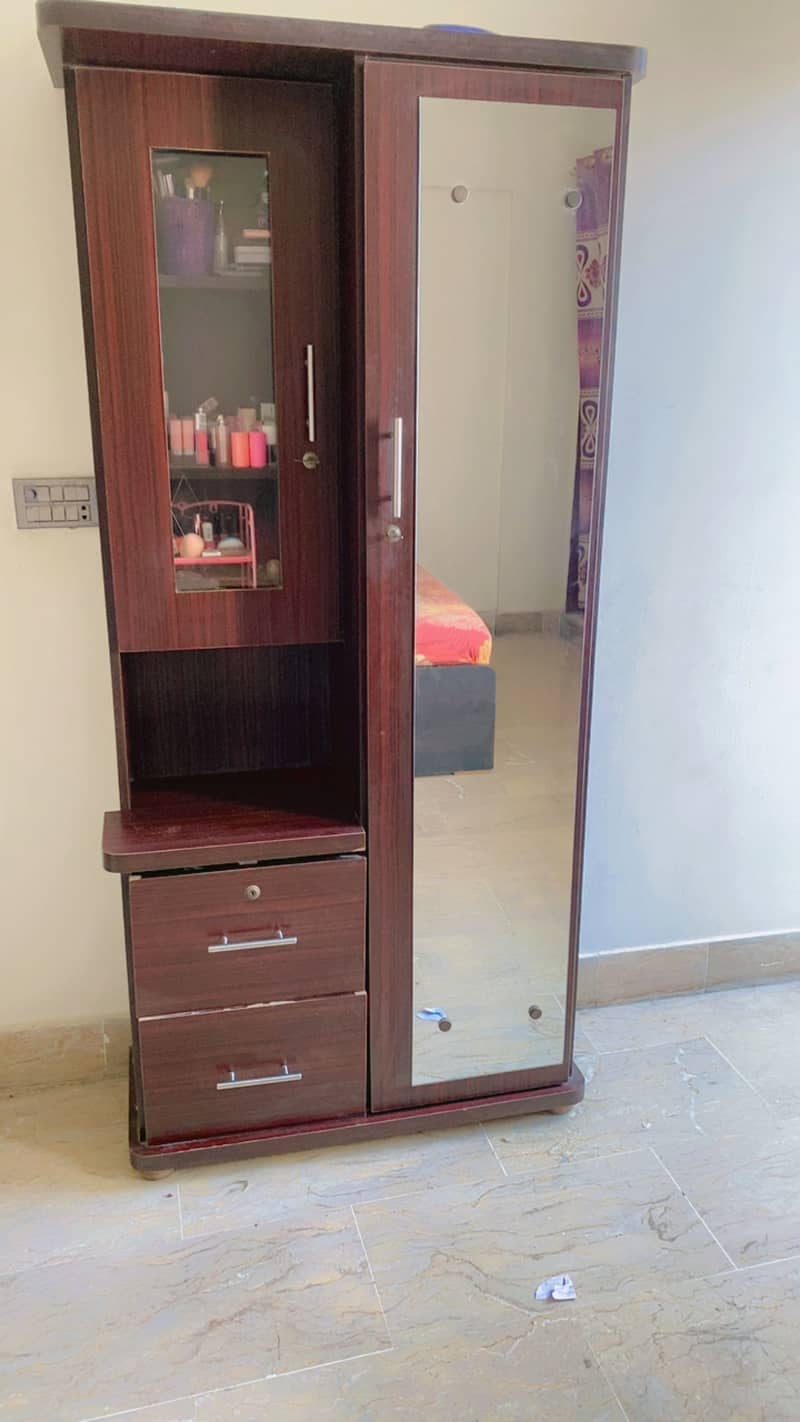 Dressing table 0