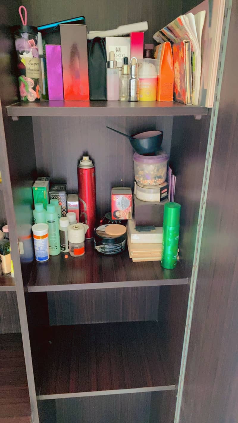 Dressing table 3