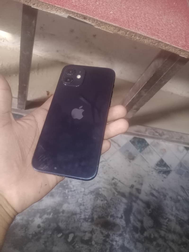 iPhone 12 3