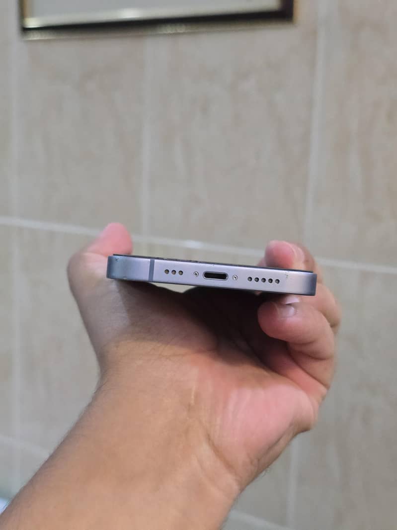 Apple iPhone 14 3