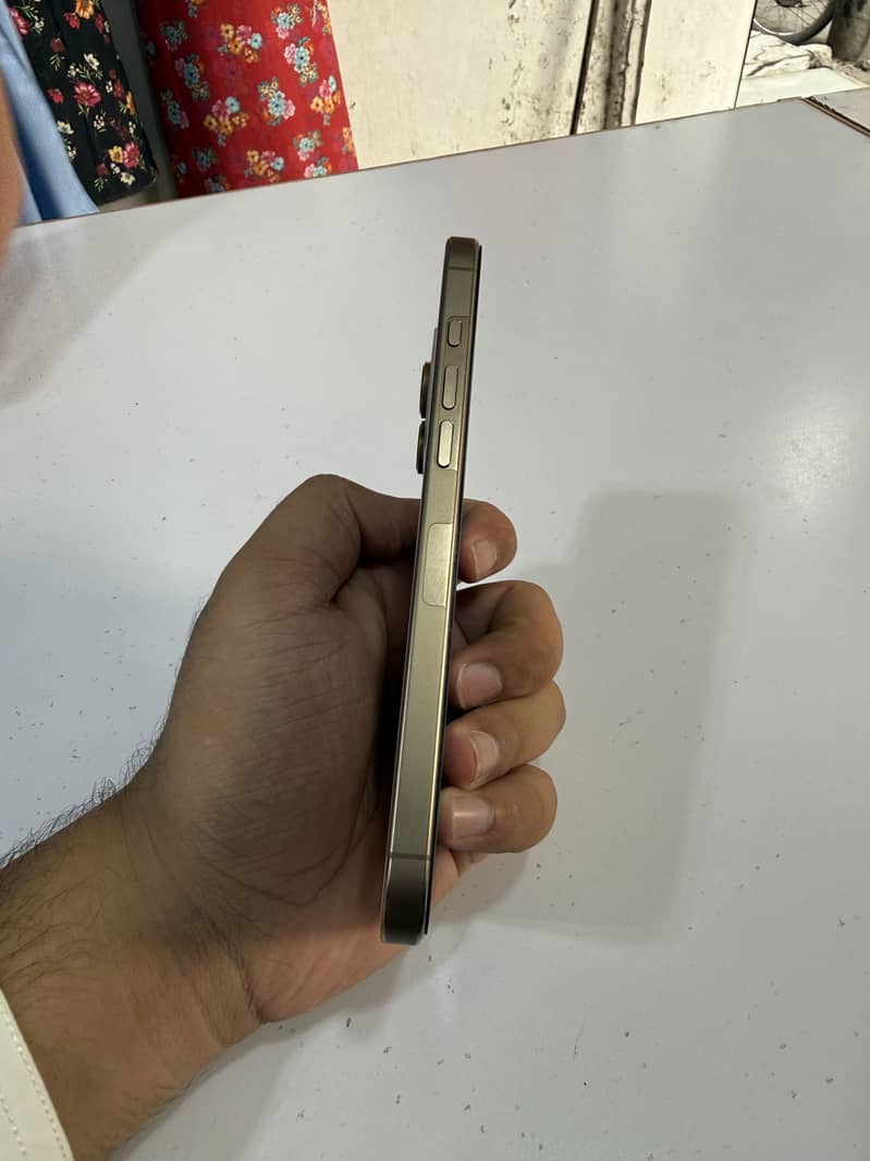 iPhone 16 pro max 0