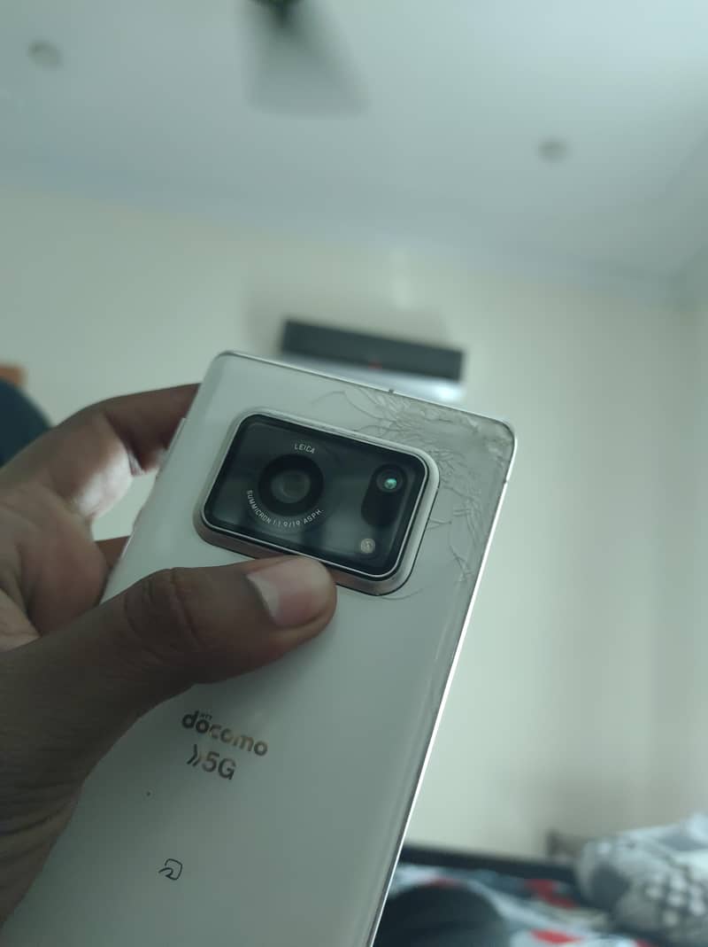 Sharp Aquos R6 2