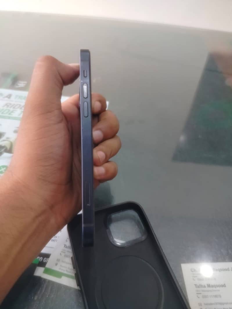 Apple iPhone 12 1
