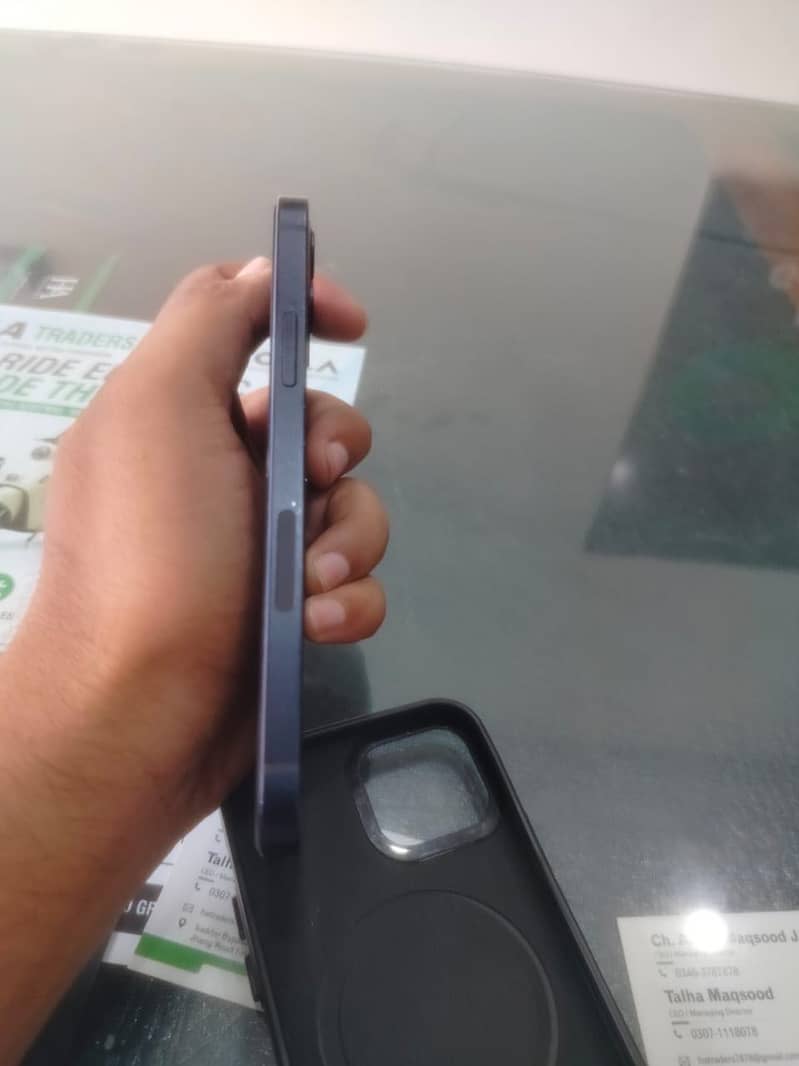 Apple iPhone 12 3