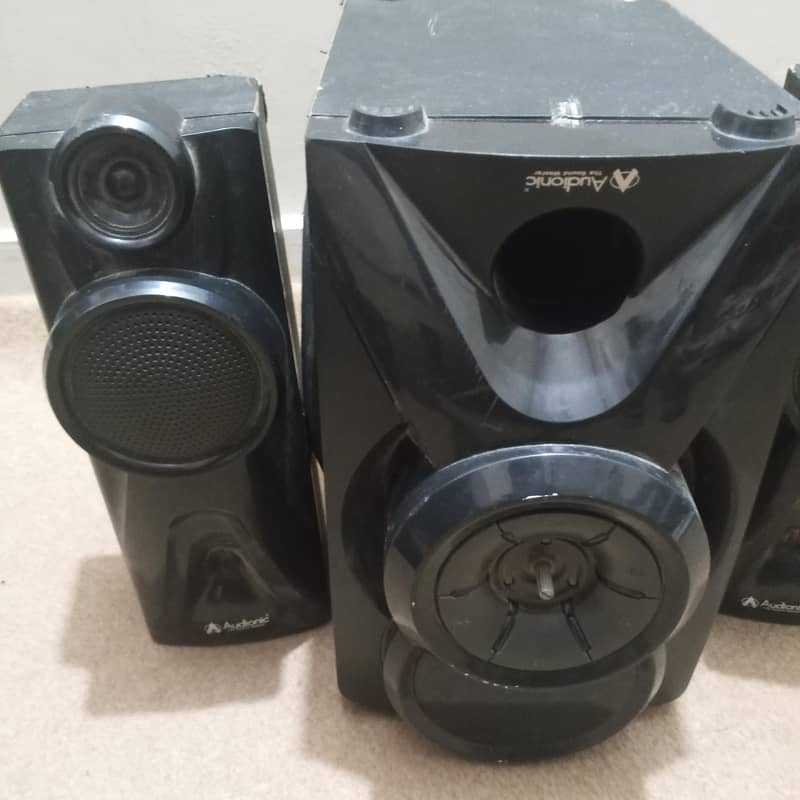 speakers 1