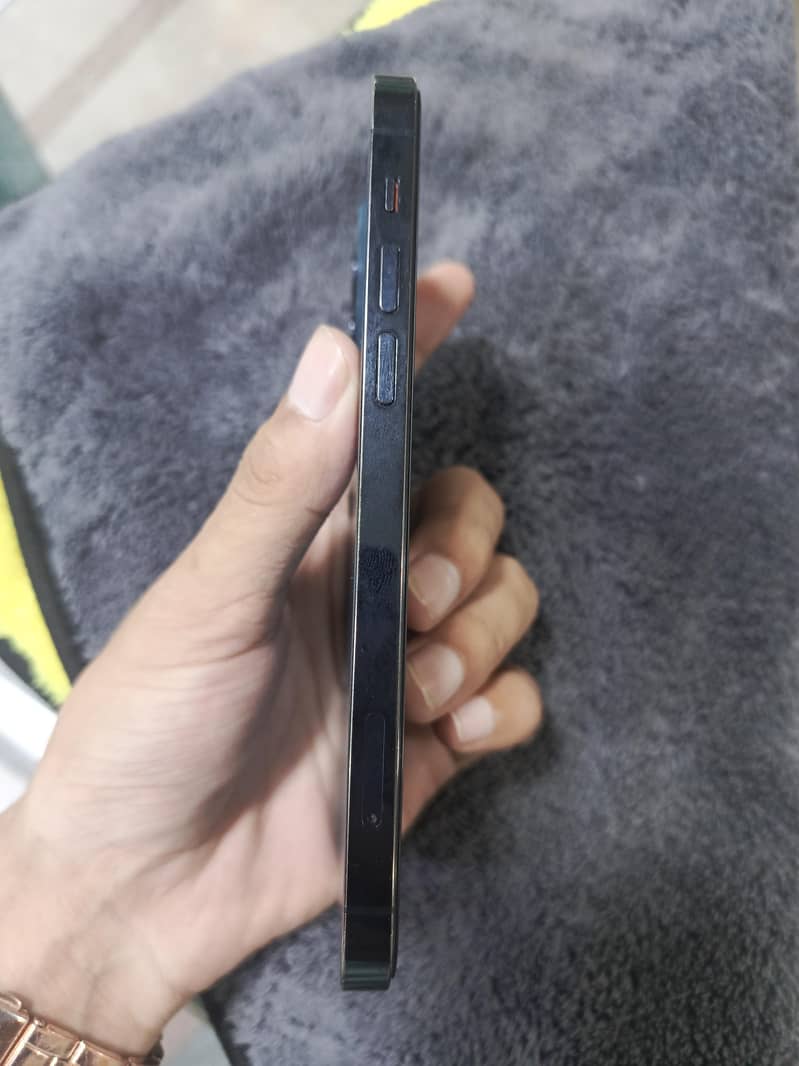 Apple iPhone 12 Pro 1