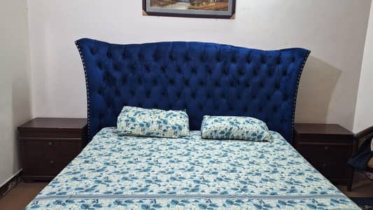 Elegent Royal Blue Chesterfield Bed