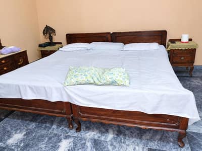 bed / beds / single beds / mattresses