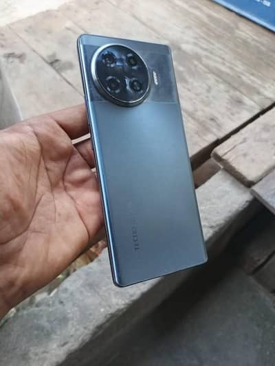 Tecno Spark 20 pro plus