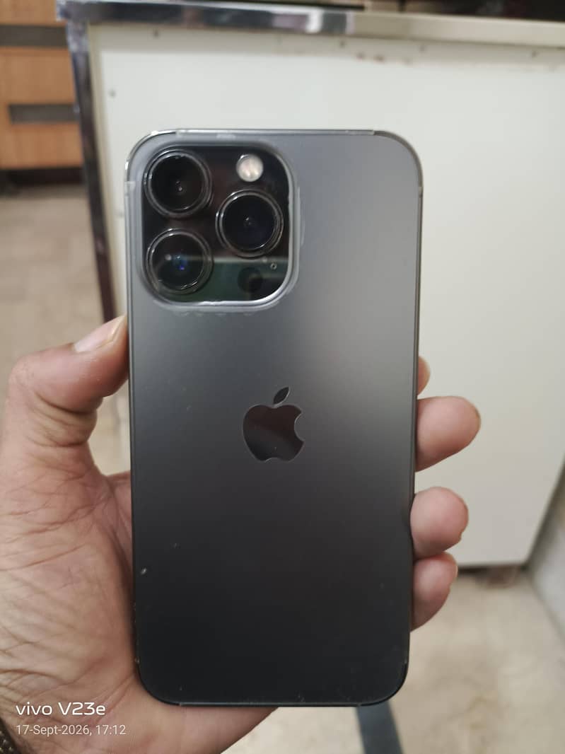 Apple iPhone 13 Pro 1