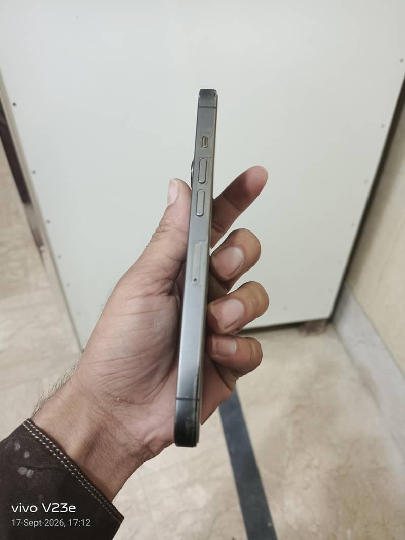 Apple iPhone 13 Pro 2