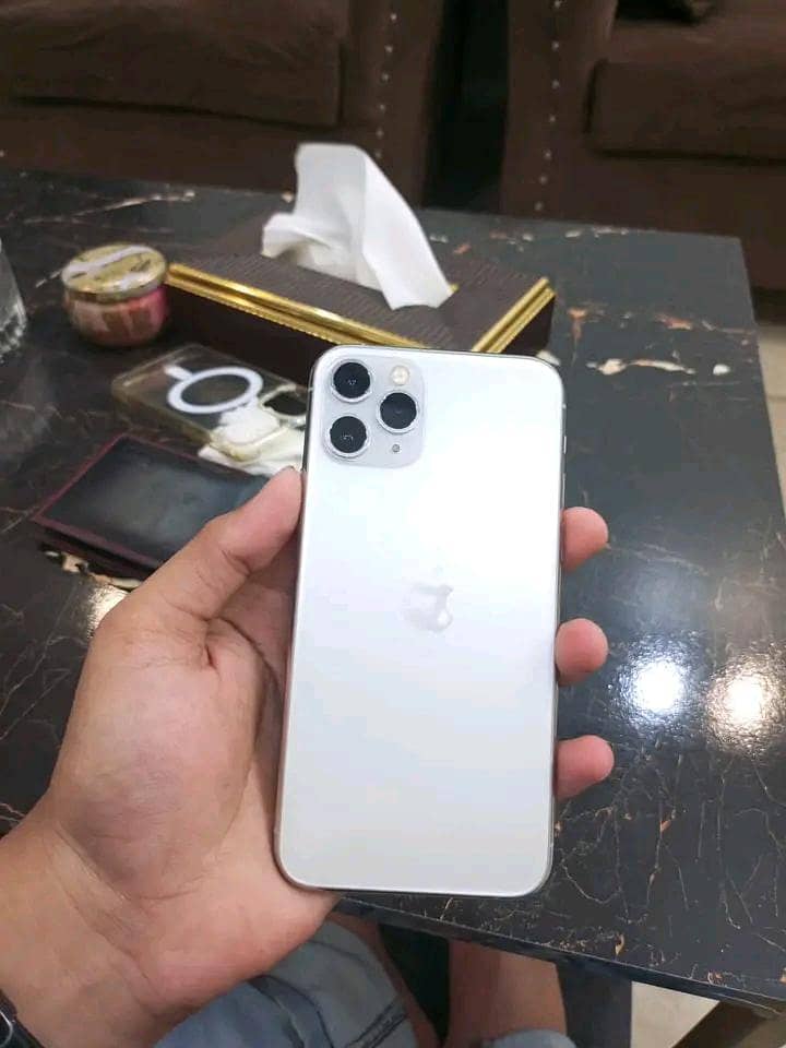 Apple iPhone 11 Pro 1