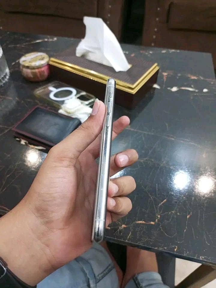 Apple iPhone 11 Pro 2