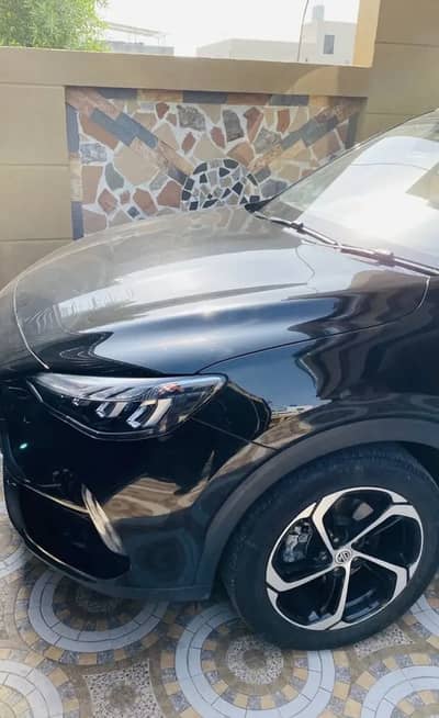 MG HS 2025