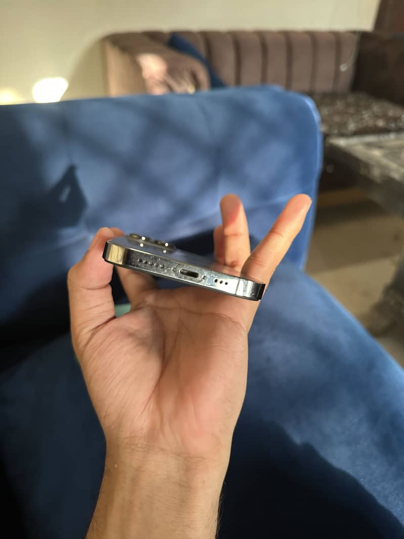 Apple iPhone 13 Pro 2