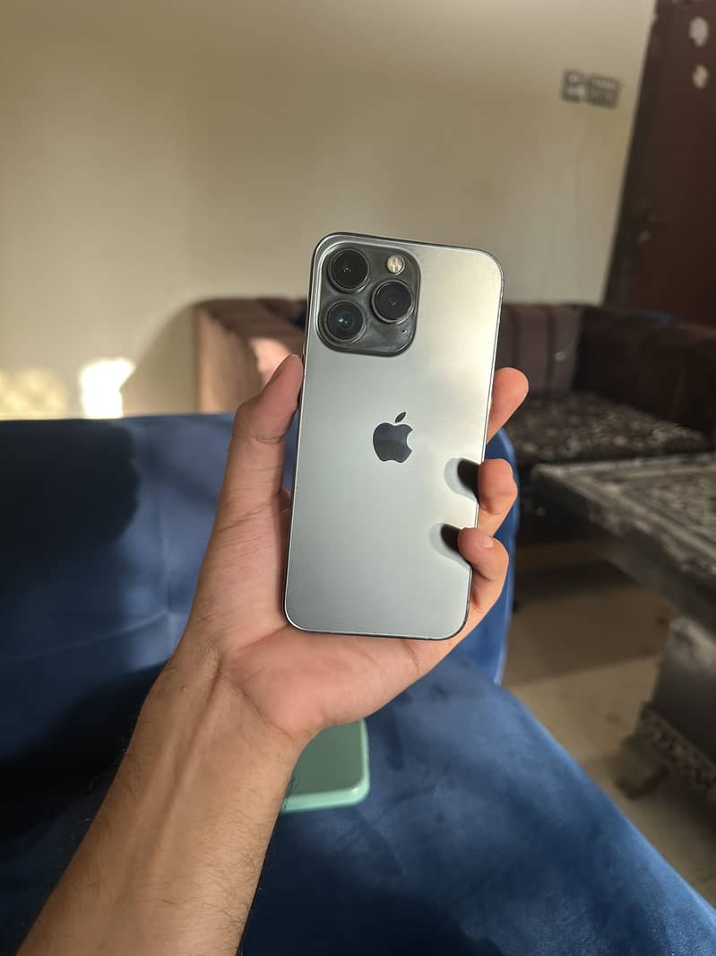 Apple iPhone 13 Pro 6