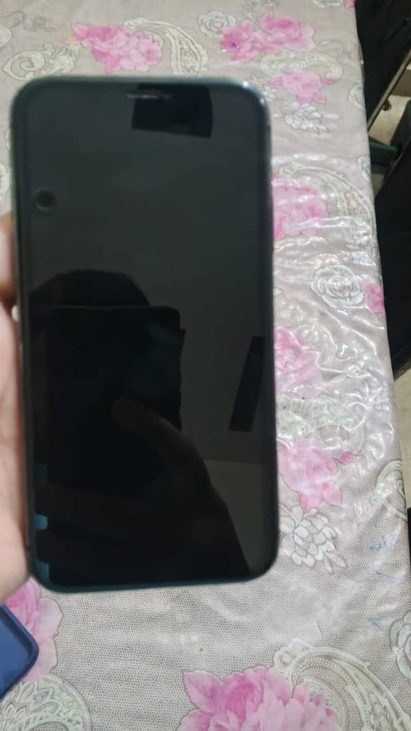 Apple iPhone 11 3