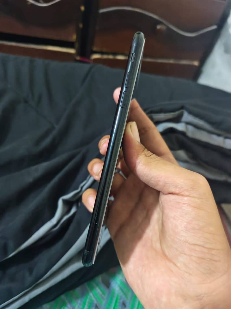Apple iPhone 7 Plus 6