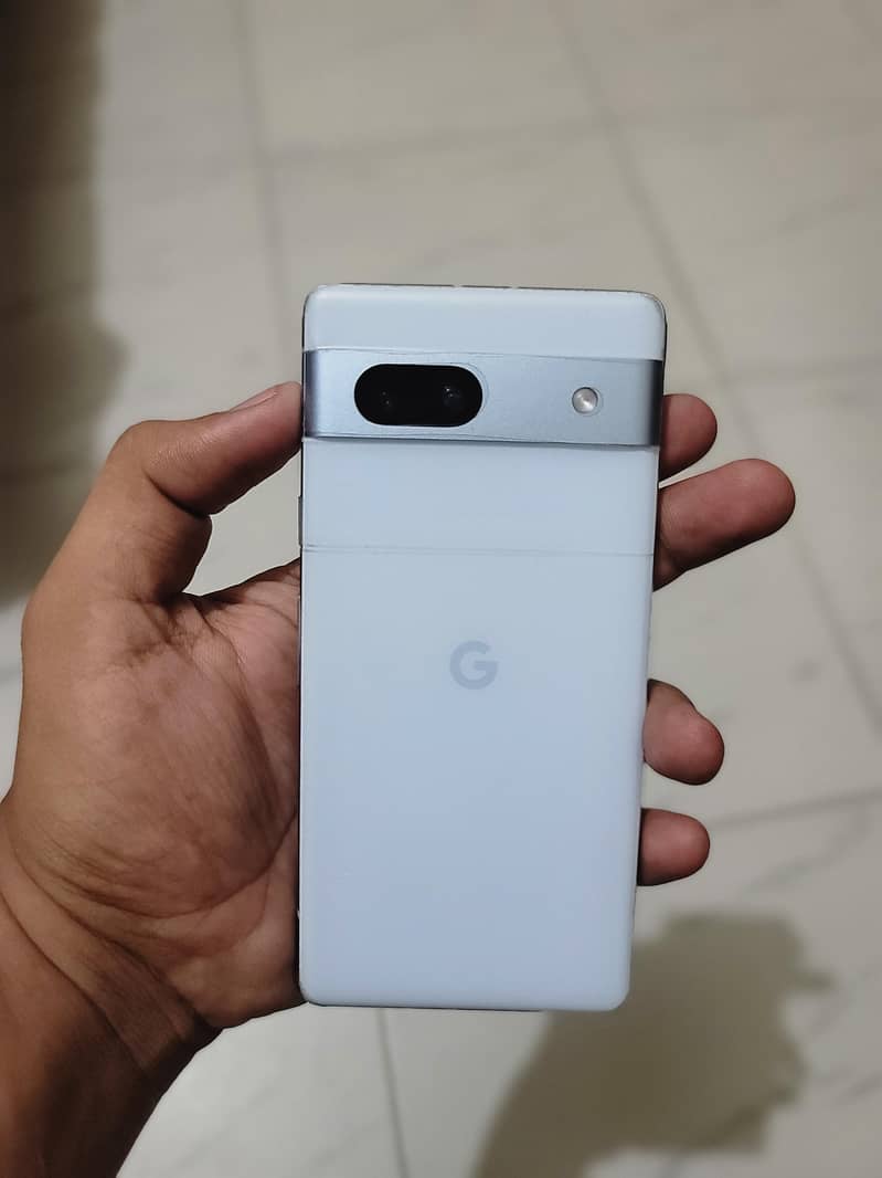 Google Pixel 7a in scratch less condition 0