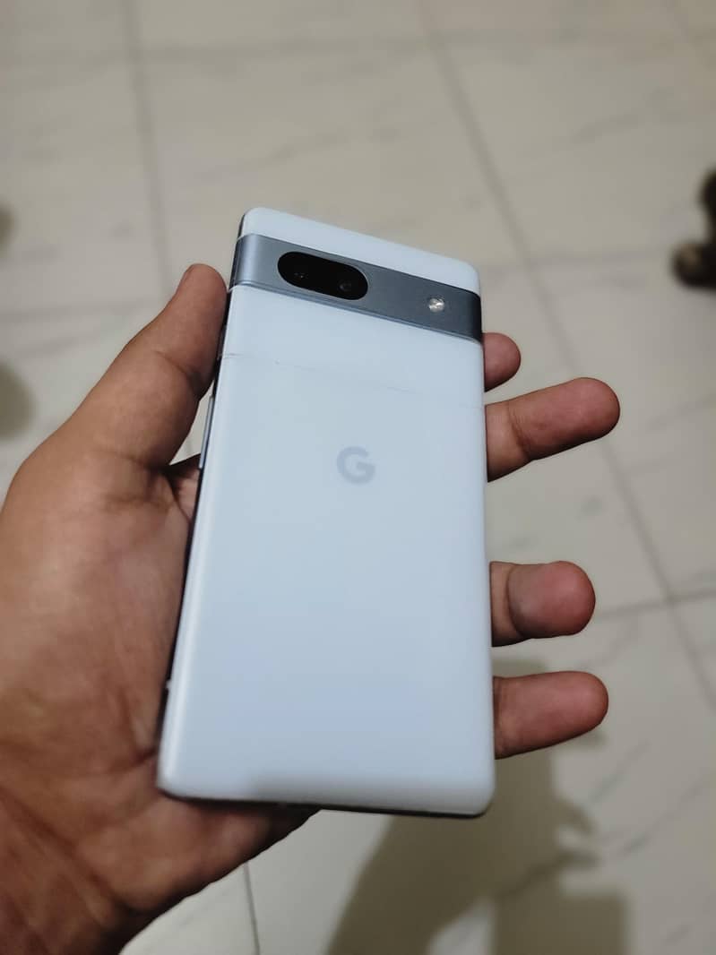 Google Pixel 7a in scratch less condition 2